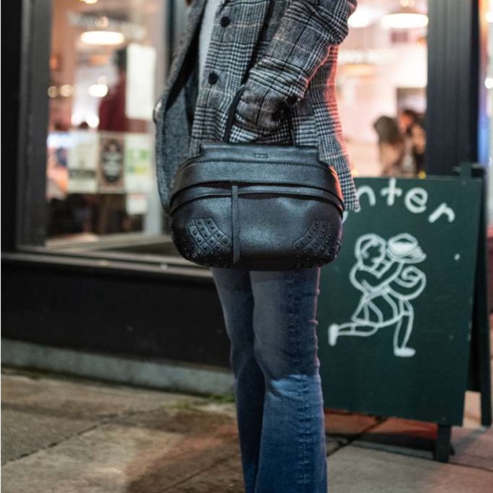 Tod's Wave mini - black leather
